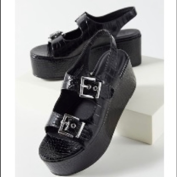 Buckle Platform Sandals - Urban Outfitters- Black/Croc style - Picture 2 of 4